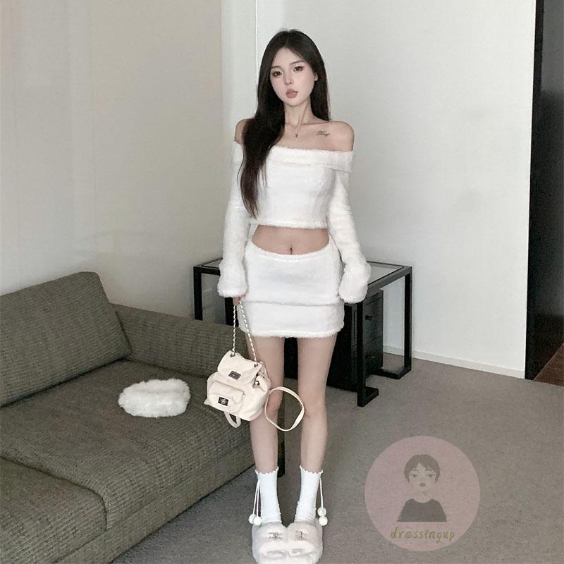 Set Áo Croptop Trễ Vai Tay Dài + Chân Váy Ngắn Màu Sắc Ngọt Ngào Quyến Rũ Cho Nữ