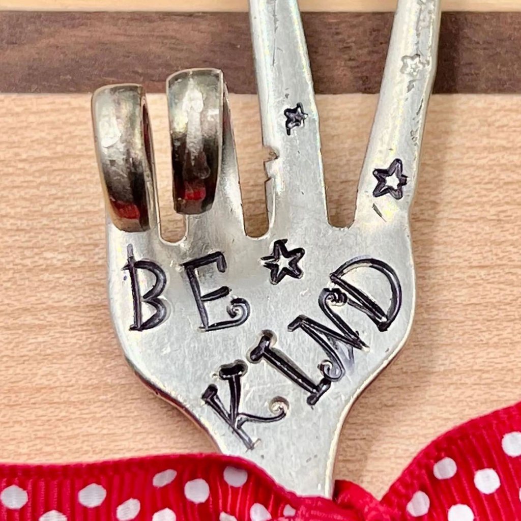 Nĩa Trang Trí Khắc Chữ Vui Nhộn Sáng Tạo