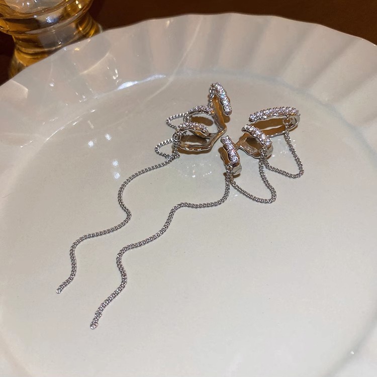 Thời Trang Khuyên Kẹp Vành Tai Phối Tua Rua Dễ Thương Dùng Làm Quà Tặng Sinh Nhật Cho Bạn Gái