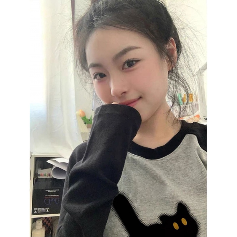 Áo baby tee  Áo Thun Tay Dài Áo croptop tay dài Hở Vai Màu Sắc Tương Phản Phong Cách retro Mỹ Thời Trang Mùa Thu Cho Nữ