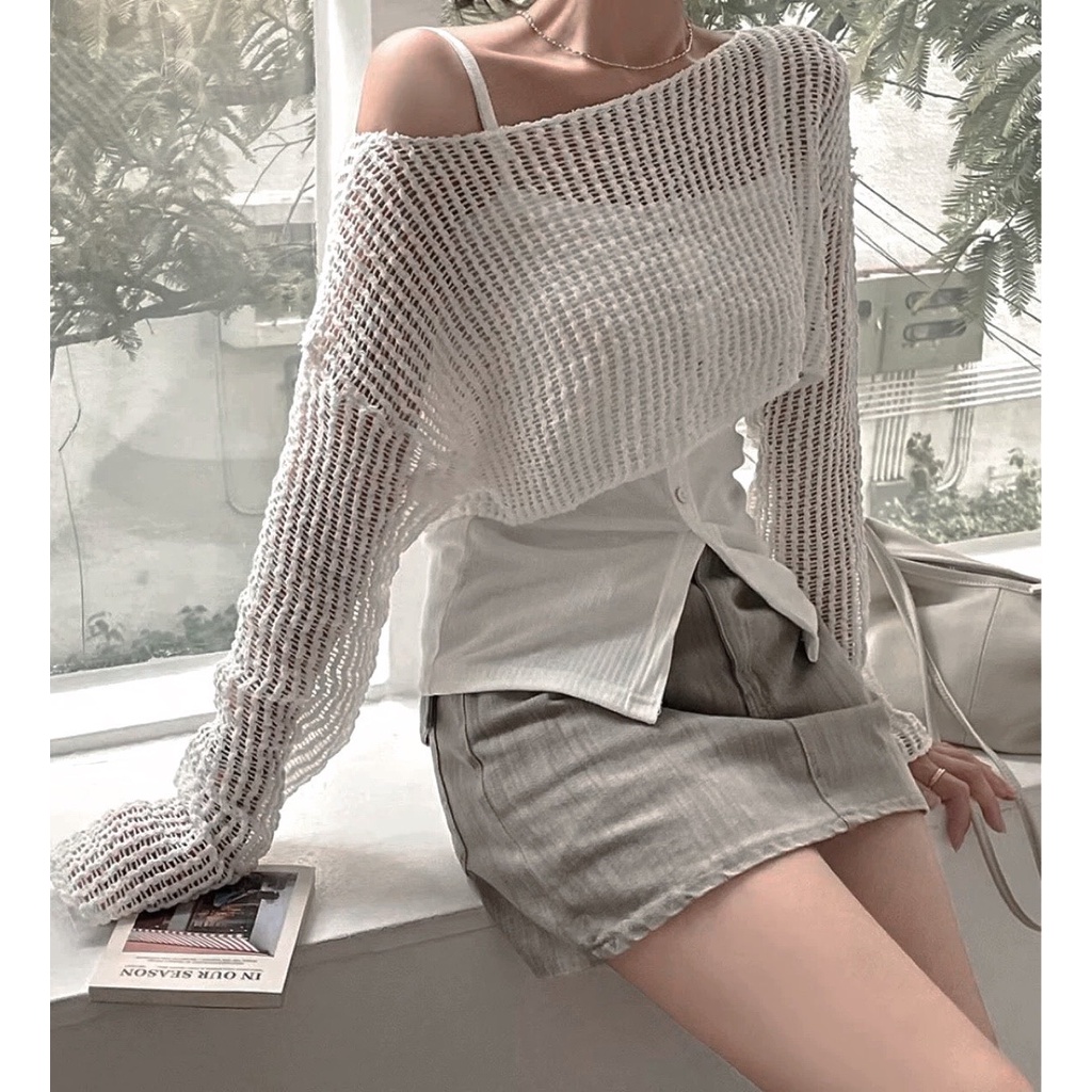 Set 3 món  áo 2 dây trắng nút +chân váy xám +áo lưới