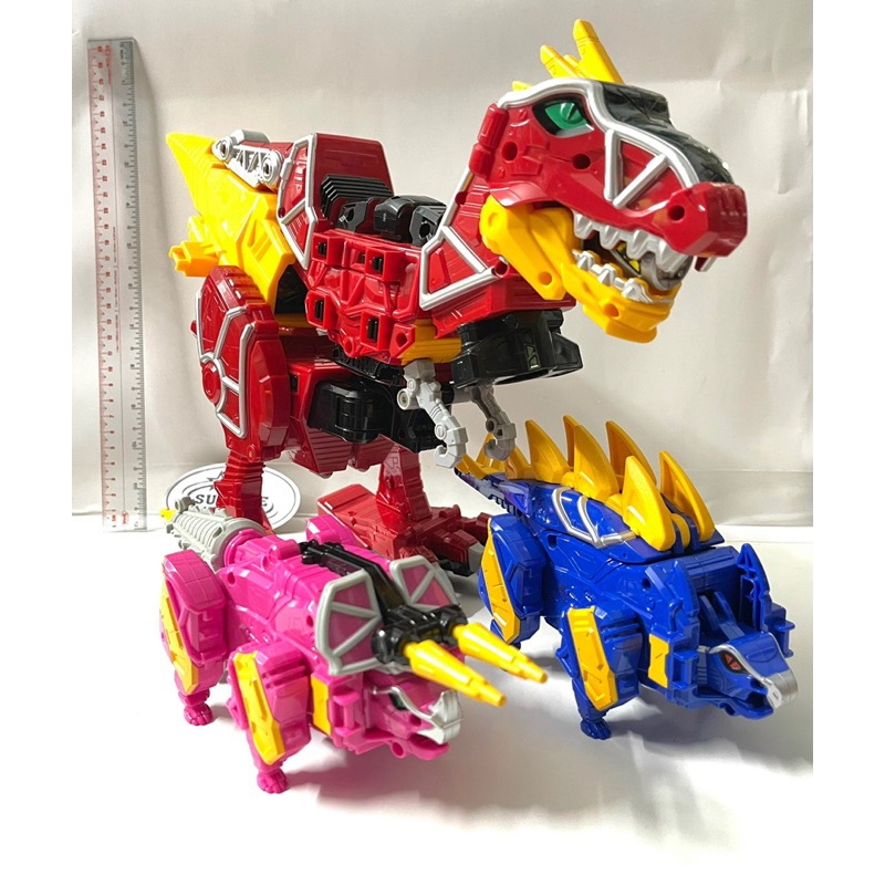 Siêu nhân Điện Long DX Kyoryuger  tặng kèm xe