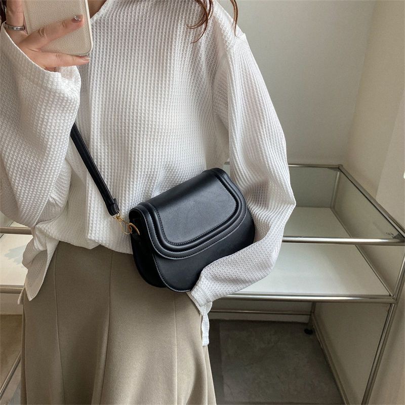 Túi Xách Nữ Đeo Vai Kiểu Yên Ngựa Thời Trang Cá Tính