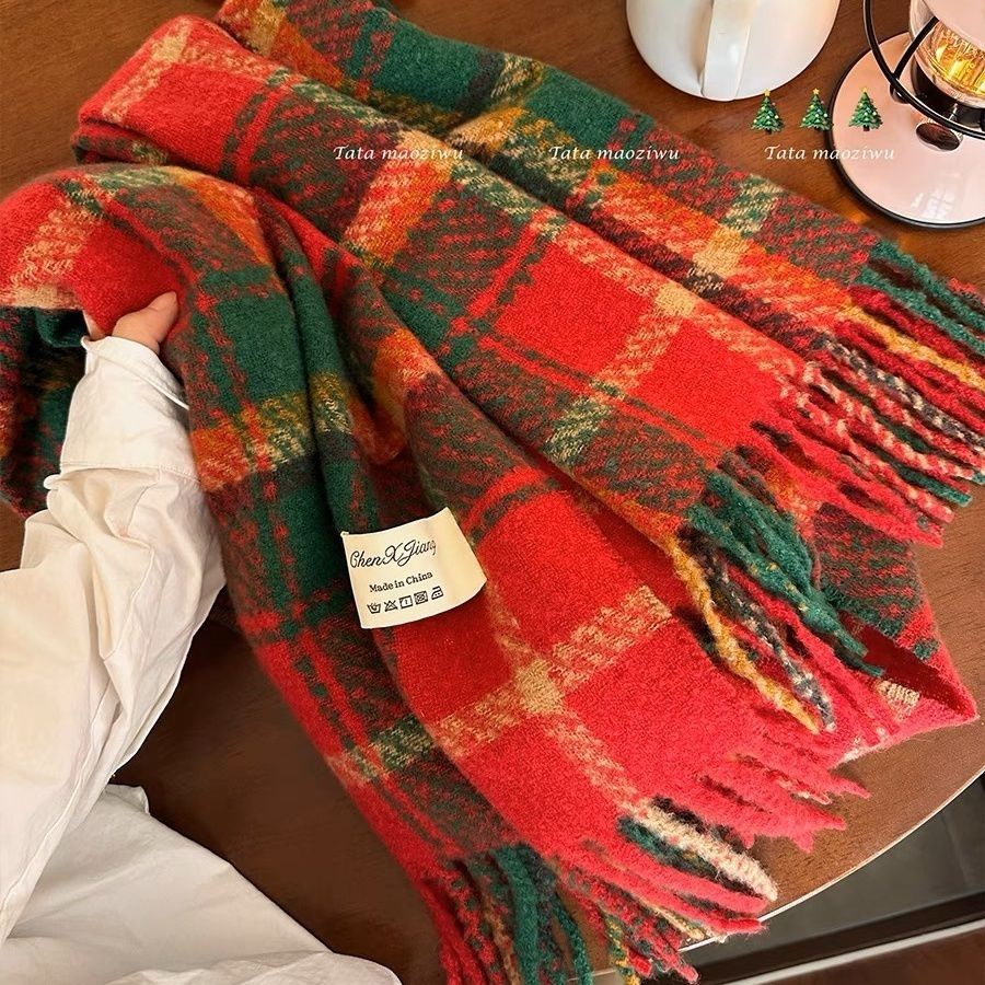 Khăn Choàng Cổ Sọc Caro Đỏ Phối Tua Rua Phong Cách Giáng Sinh Năm Mới Cho Nữ