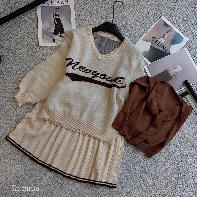 Set áo len mic chân váy kèm khăn