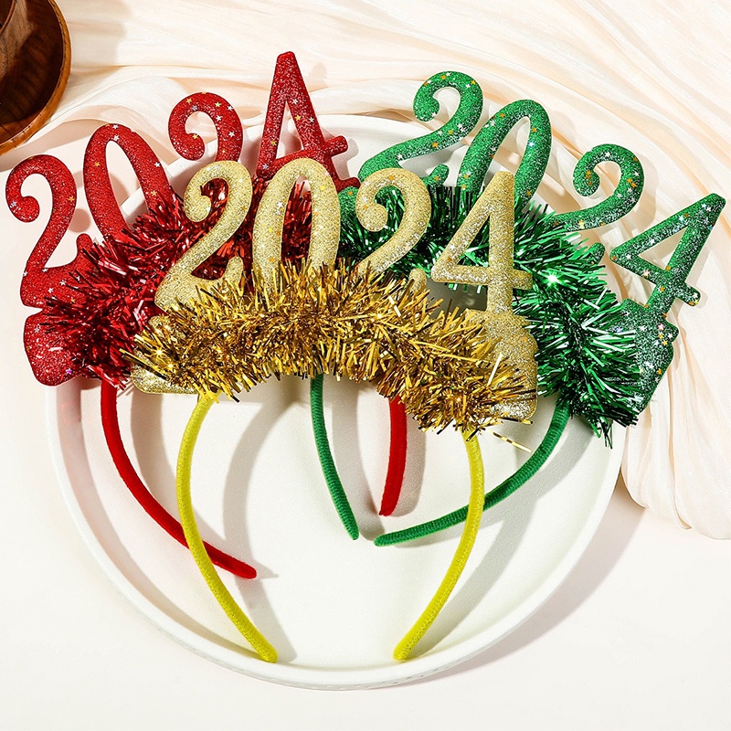 Selens Cài Tóc Xinh Xắn Theo Phong Cách Năm Mới 2024