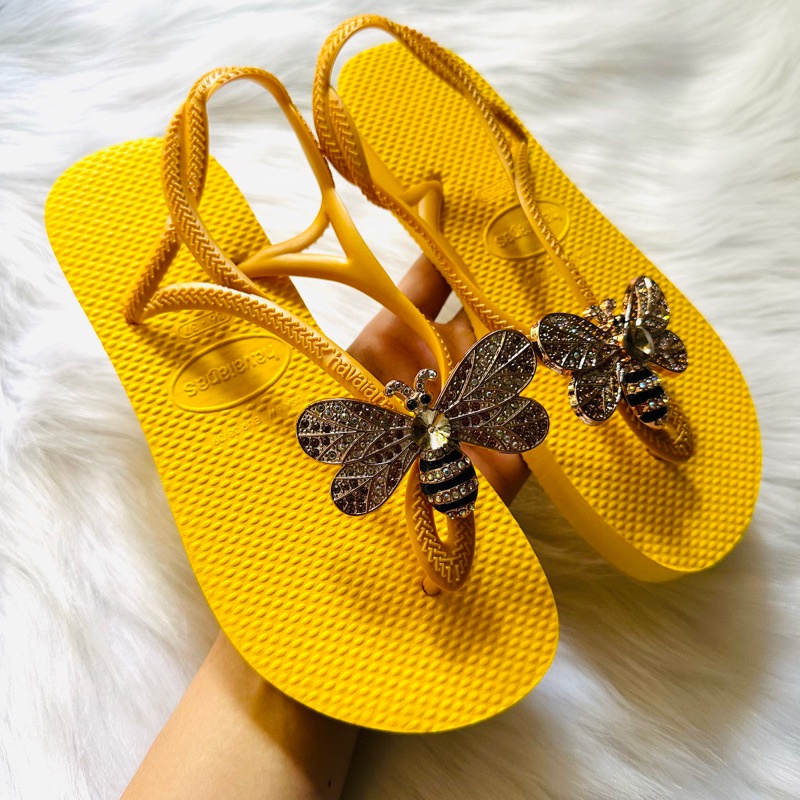 Dép xốp Thái, dép Sandal kẹp nữ đính Charm ong chúa siêu hot , dép đi biển