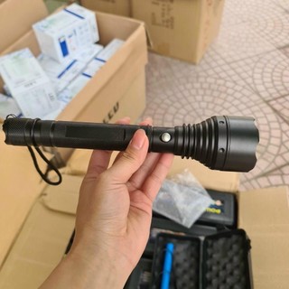 Đèn pin siêu sáng cao cấp 2 pin ocp