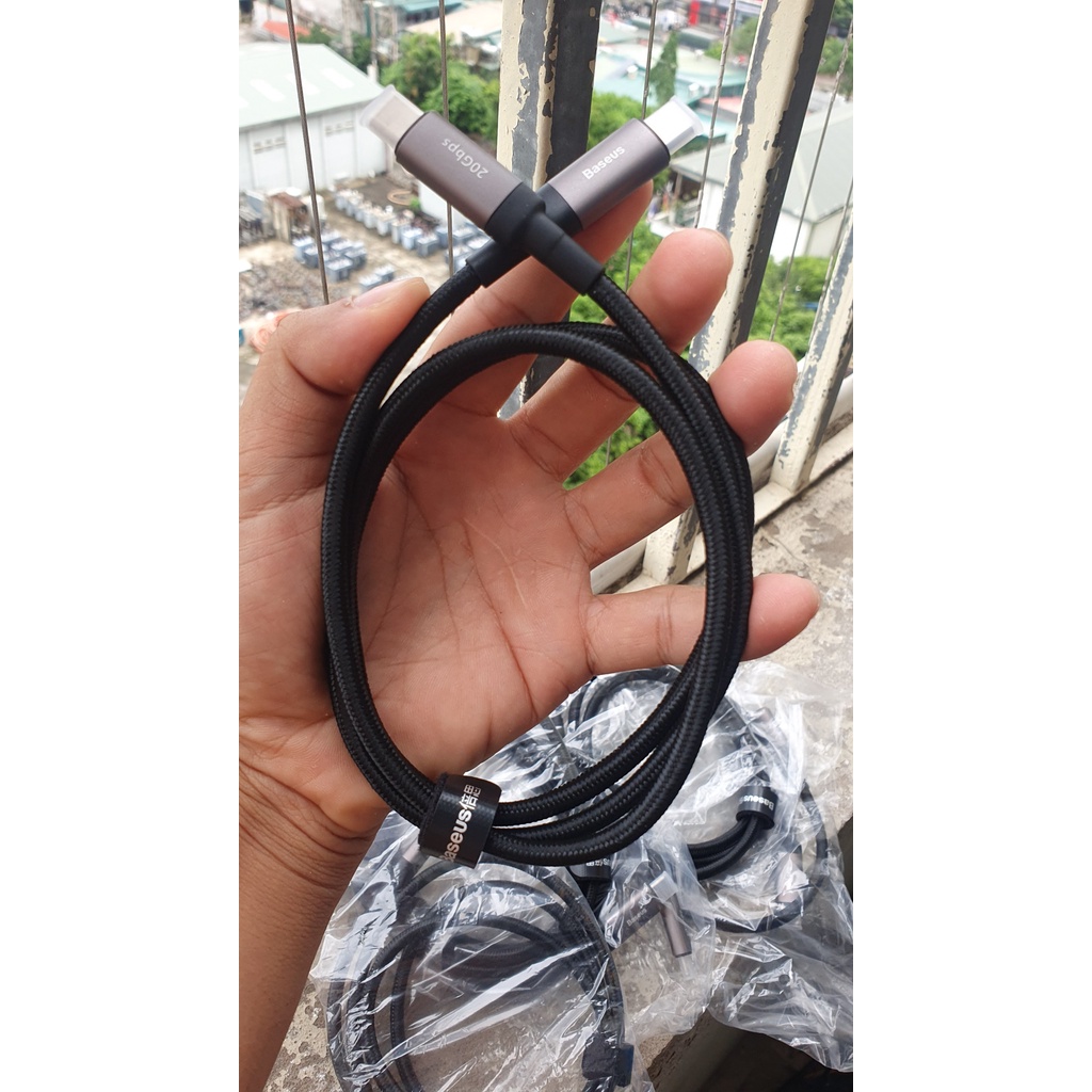 Cáp C to C Baseus nhanh 240w, truyền dữ liệu tốc độ cao. Bọc dù rất chắc chắn và bền dùng cho các dòng điện thoại
