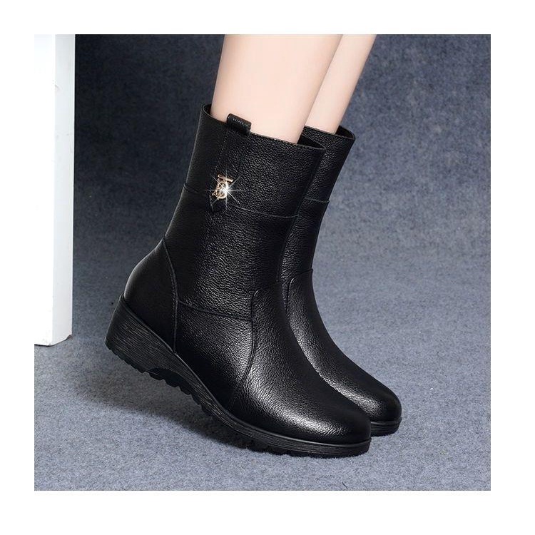 Giày Bốt Da Lót Lông Cừu Đế Xuồng Mềm Giữ Ấm Mùa Đông Cho Phụ Nữ Trung Niên