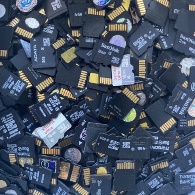 Thẻ nhớ cũ 1gb,2gb,4gb,8gb,16gb,32gb...bóc máy chính hãng giá rẻ nhất thẻ đã test rất kĩ trước khi bán đúng dung