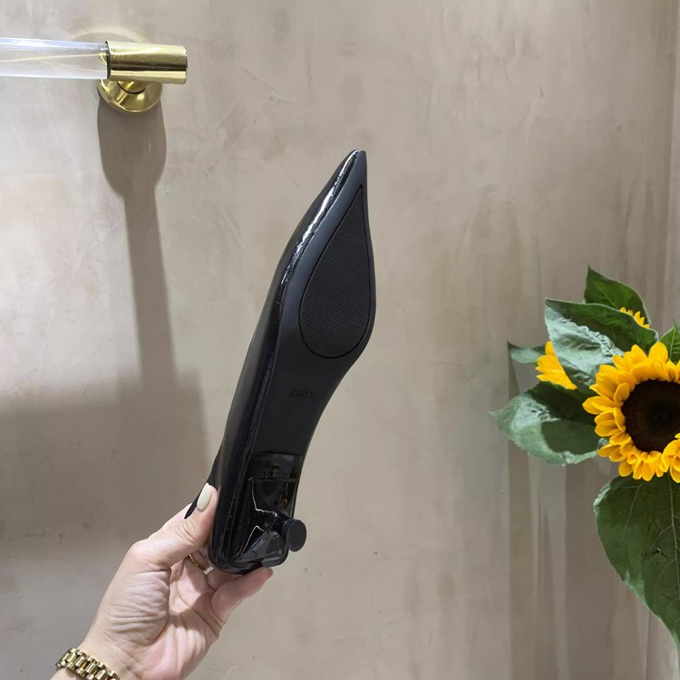 Giày Cao Gót Mũi Nhọn Chất Liệu Da Bóng Thời Trang