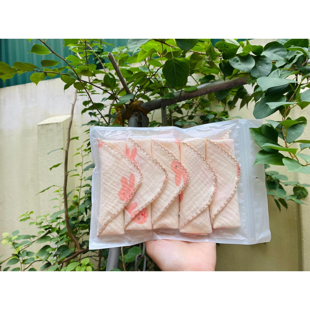 Set 5 yếm cúc bấm chất xô muslin 4 lớp Mimii 1 set 5 yếm,