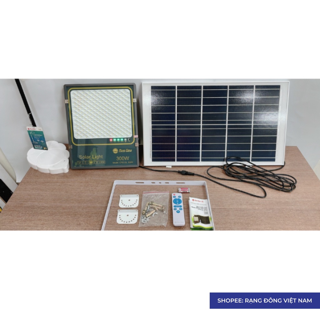 Đèn năng lượng mặt trời Rạng Đông led chiếu pha 300w Model: CP03.SL 300W