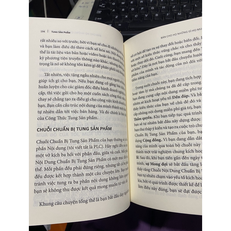 Sách - Tung sản phẩm