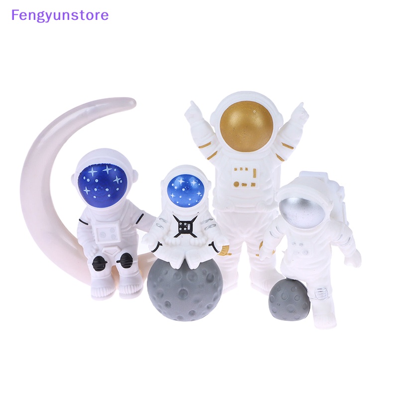 Set 3 / 4 Mô Hình Phi Hành Gia Trang Trí