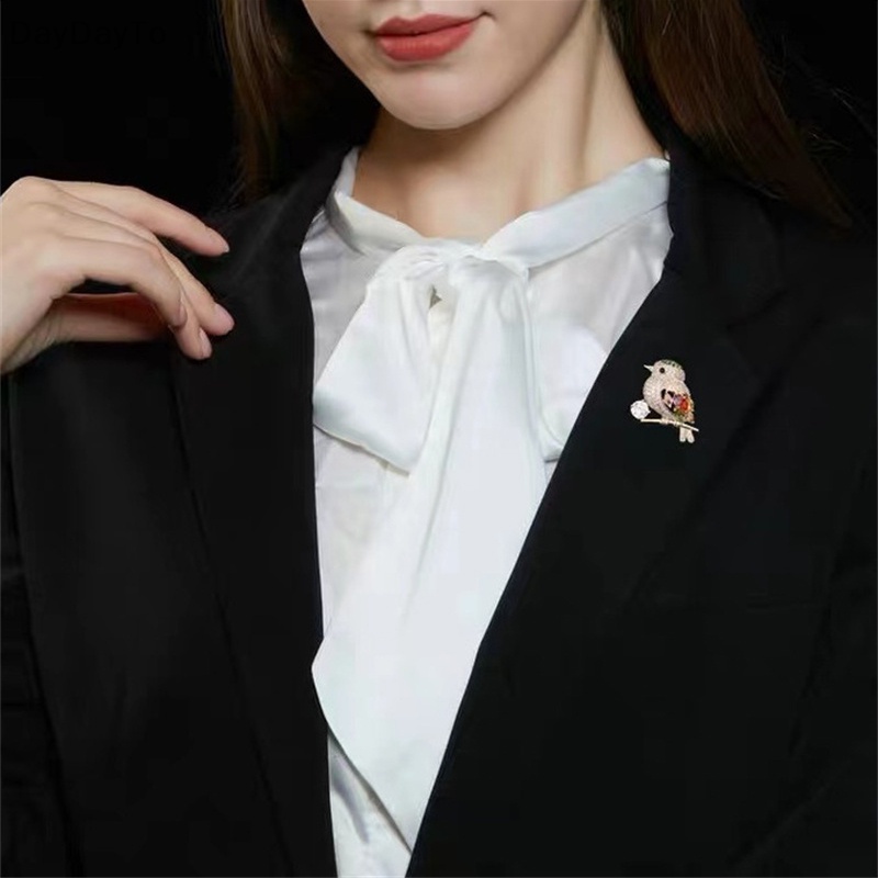 Daydayto Trâm Cài Áo Hình Chim Bay Đính Đá Dễ Thương Cho Nữ
