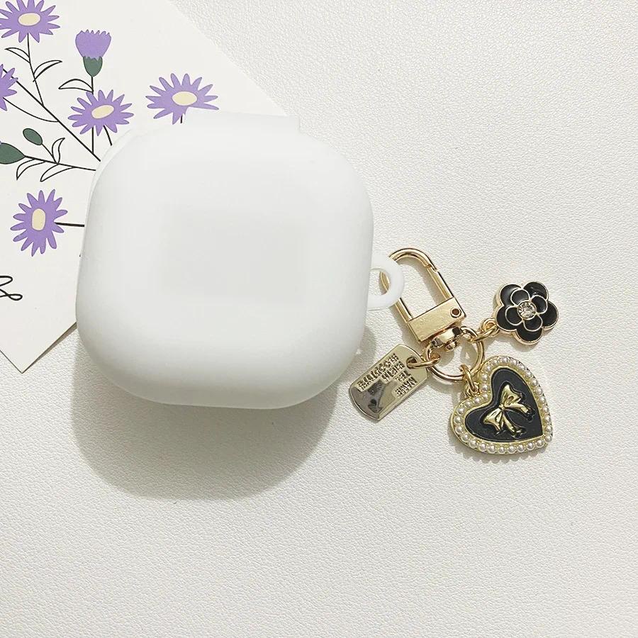 Vỏ Bảo Vệ Hộp Sạc Tai Nghe anker soundcore r50i / p20i p20i Bằng Silicon Hình Trái Tim Thời Trang