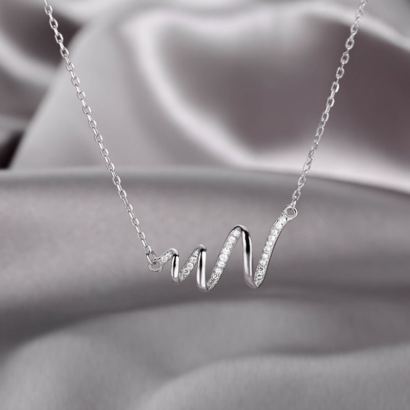 Vòng Cổ choker Màu Bạc Mặt Hình Bướm / Mặt Trăng Đính Đá Pha Lê Màu Sắc Tối Giản Cho Nữ