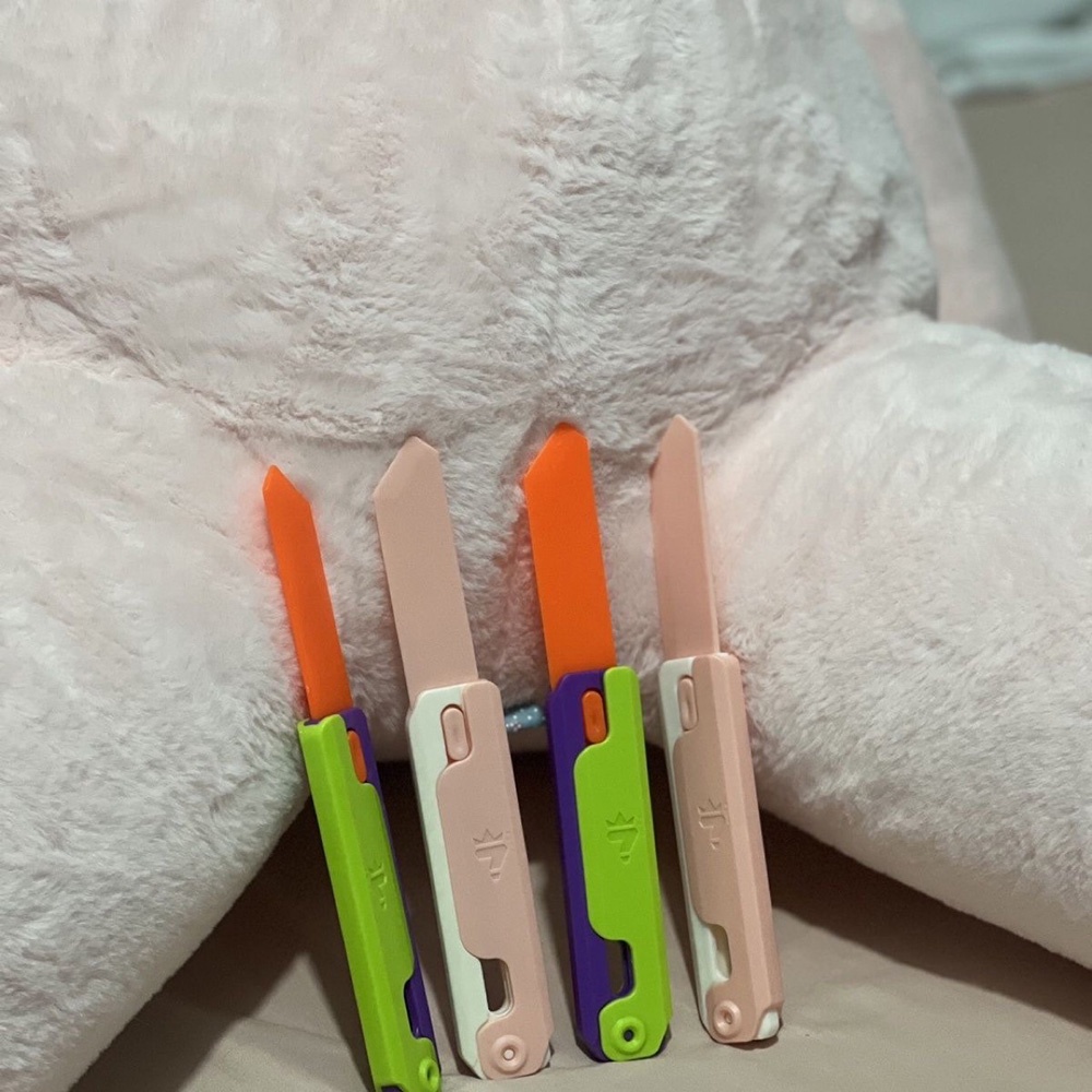 Đồ Chơi Thẻ Nhấn Giảm Căng Thẳng mini Hình Bướm 3d Phát Sáng