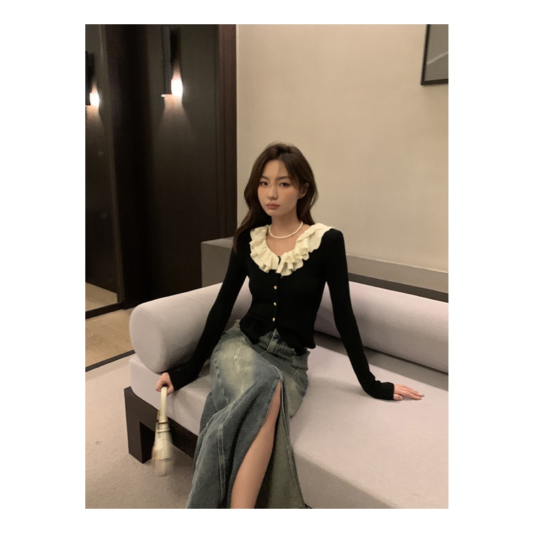 Áo sweater Tay Dài Cổ Lá Sen Màu Đen Trơn Ôm Dáng Cho Nữ