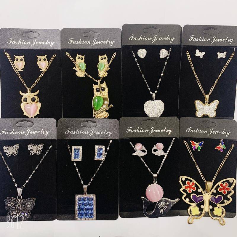 Set Dây Chuyền Và Bông Tai Bằng Thép Titan Mạ Vàng 18k Thời Trang Âu Mỹ