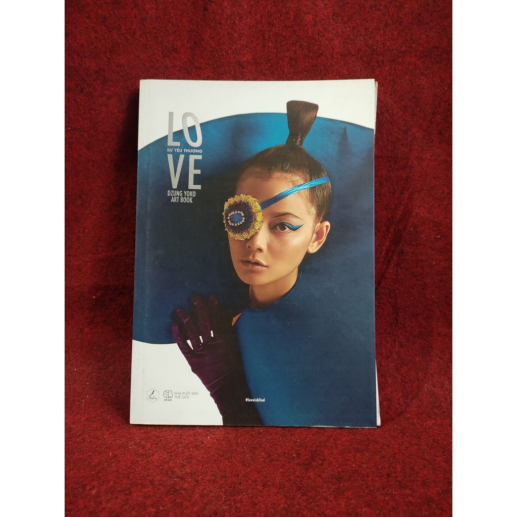 Love - sự yêu thương artbook, mới 80%