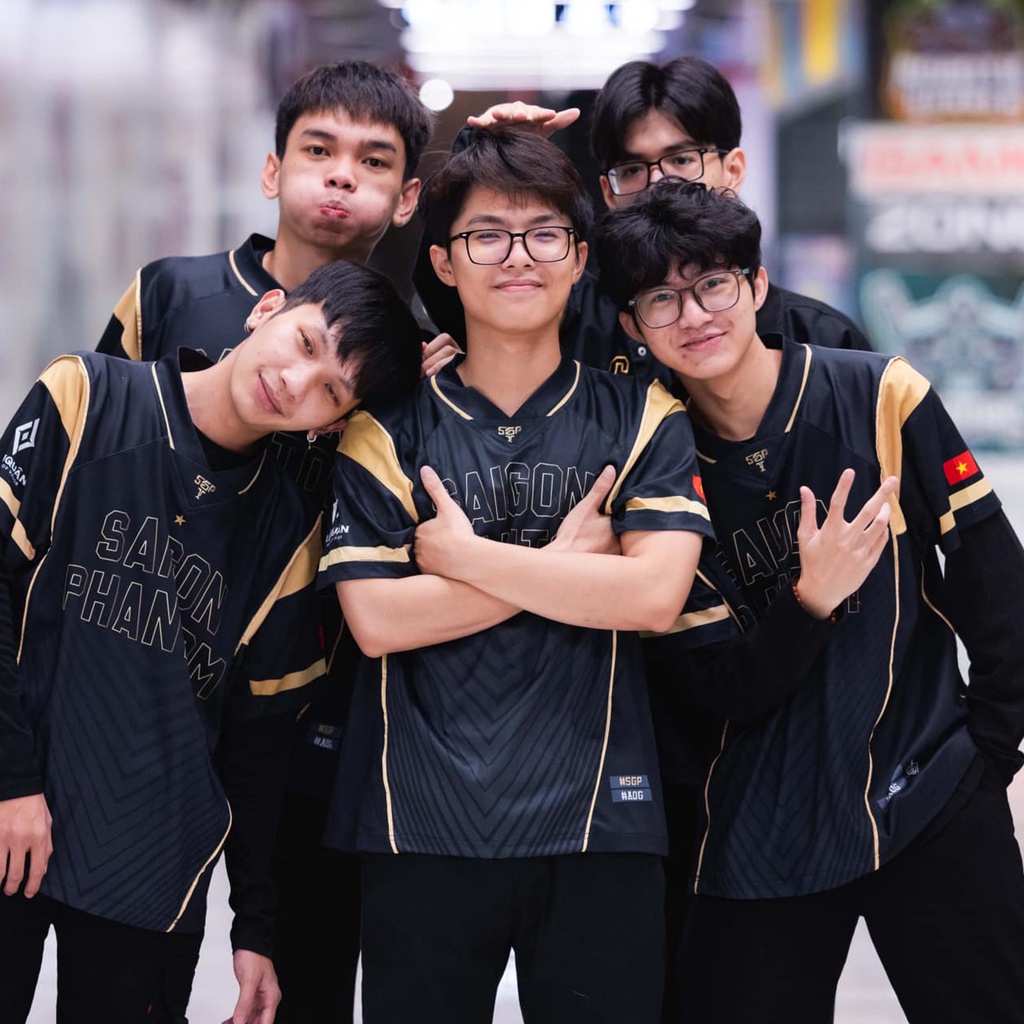 Áo Đồng Phục Bóng Đá Đội Saint phantom aov Mùa Đông 2023