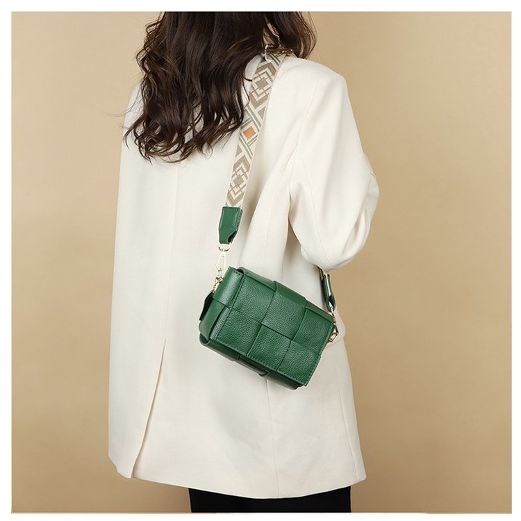 Túi Đeo Chéo Da Bò Dáng Vuông Nhỏ Có Nam Châm Thời Trang Cao Cấp