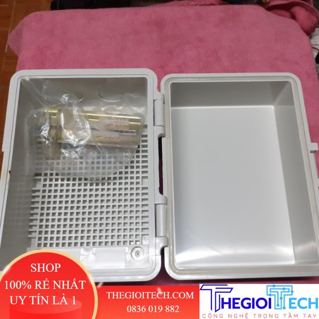 Tủ điện nhựa chống nước - chống cháy LIOA JL-00B loại nhỏ