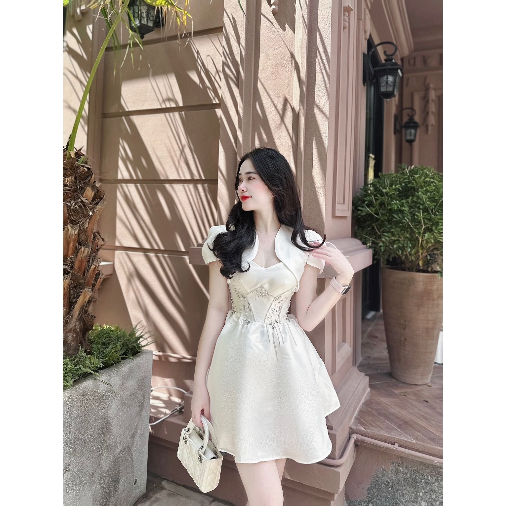 Set đầm xòe tiểu thư 2 chi tiết gồm áo choàng phối váy hai dây chân váy xếp ly phồng họa tiết đá tỉ mỉ hàng thiết kế so