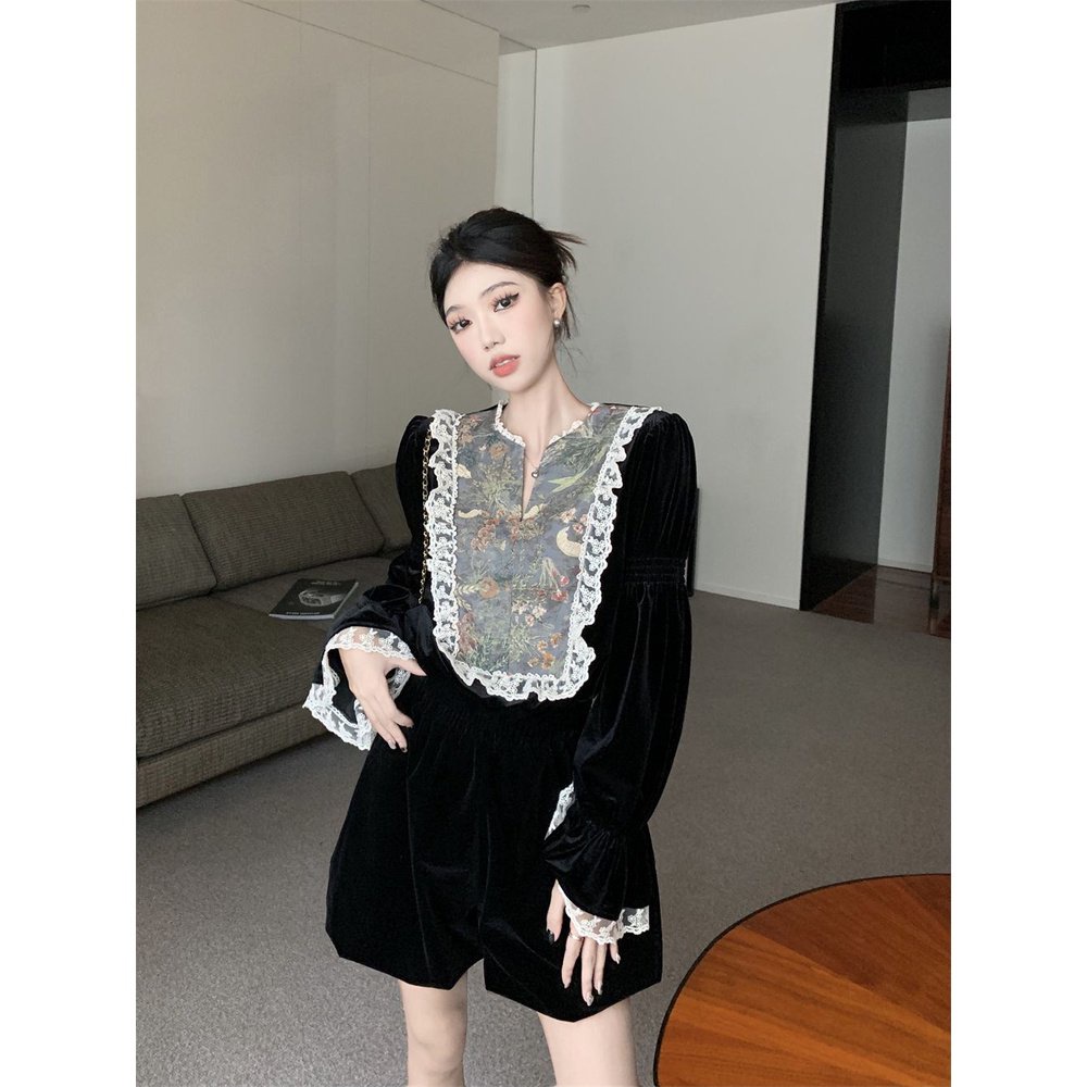 Autumn and winter New Fashion suit French court style lace stitching velvet long sleeve top high waist wide leg shorts for women