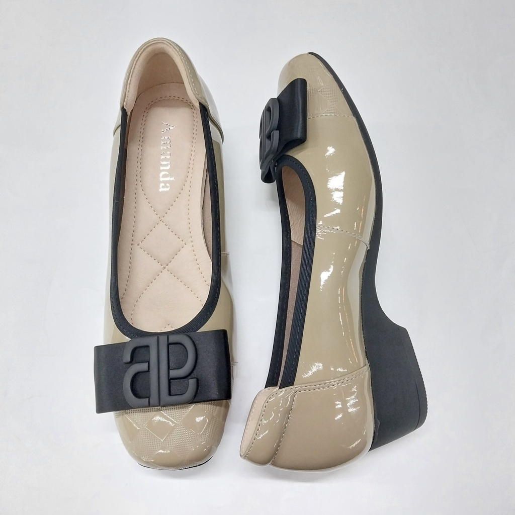 Giày bệt xuồng da dê phủ bóng. mũi tròn họa tiết 2cm