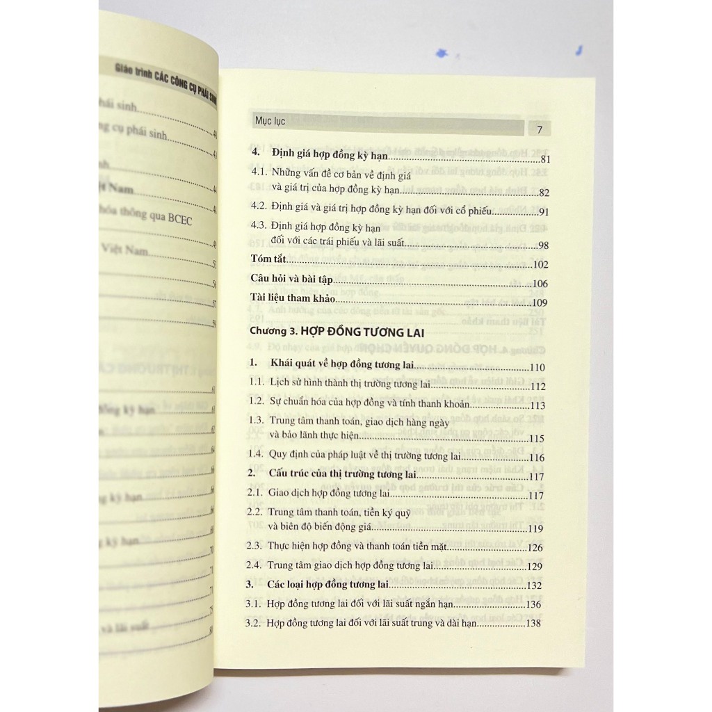 Sách - Giáo Trình Các Công Cụ Phái Sinh  - Nhà Sách Pháp Luật New