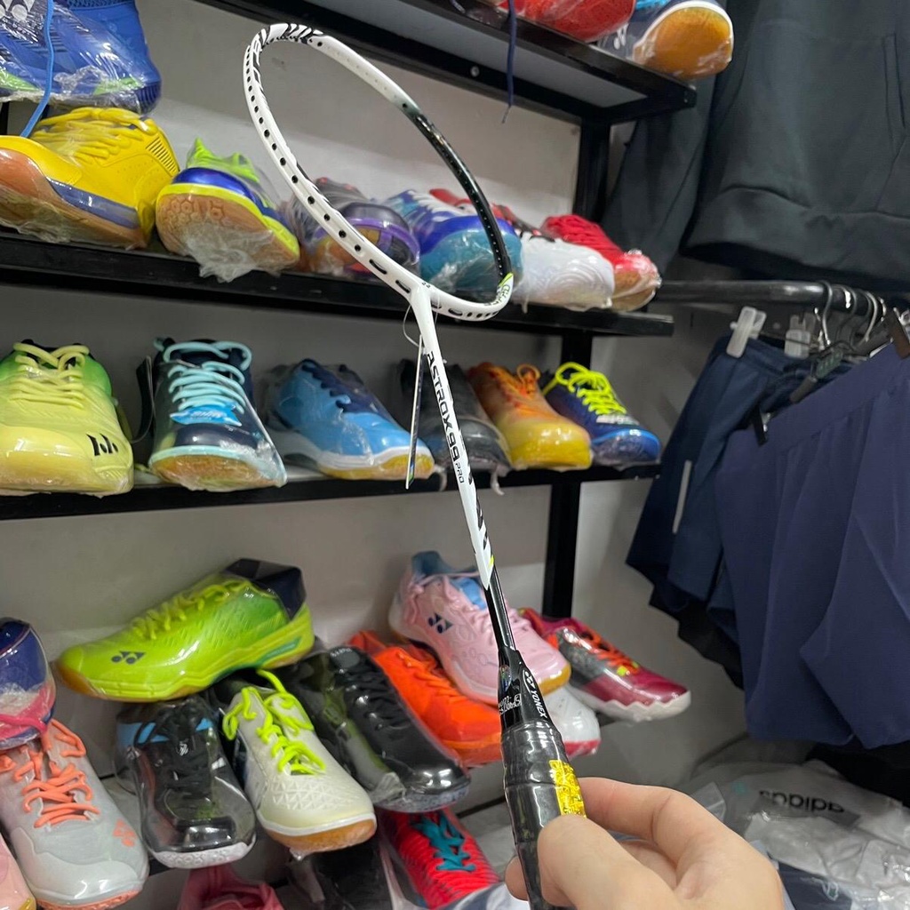 1 Vợt cầu lông Yonex Khung 100% Cacbon