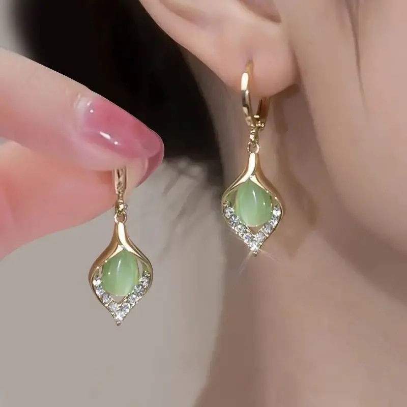 Bông Tai Hình Đôi Mắt Thiên Thần Thanh Lịch Dành Cho Nữ