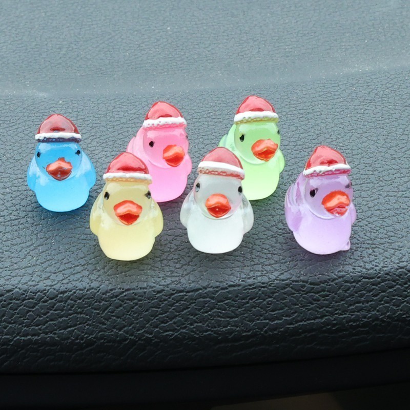 Chú Vịt Đội Mũ Giáng Sinh / Đồ Chơi Dạ Quang Bằng Nhựa resin Phát Sáng Trong Bóng Tối Trang Trí Nội Thất Xe Hơi