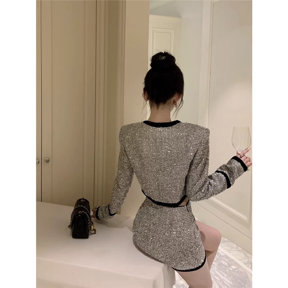 Set Chân Váy Ngắn Và Áo Thun Tay Dài Cổ Tròn Thời Trang Mùa Thu Phong Cách Mới Cho Nữ