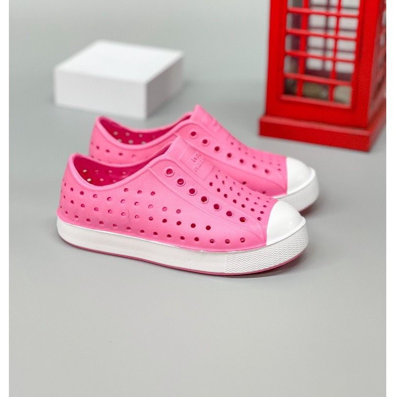 Giày Native Kids 2024 , nhựa mềm đúc nguyên đôi, Thiết kế nhiều màu sắc cho bé lựa chọn, Thích hợp đi mưa đi nước