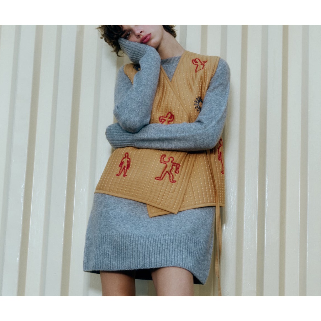 Zara Áo Khoác Ghi Lê Cổ Chữ v Dáng Rộng Bằng cotton Thêu Họa Tiết Thời Trang Mùa Thu Dành Cho Nữ 7521807