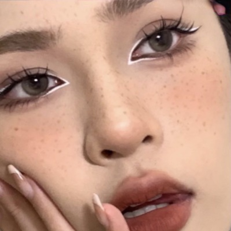 Famoty Bút Phấn Mắt Bắt Sáng Ánh Ngọc Trai 5 Màu Lì Mịn Như Lụa Chống Nước Chống Mồ Hôi Độ Bóng Cao