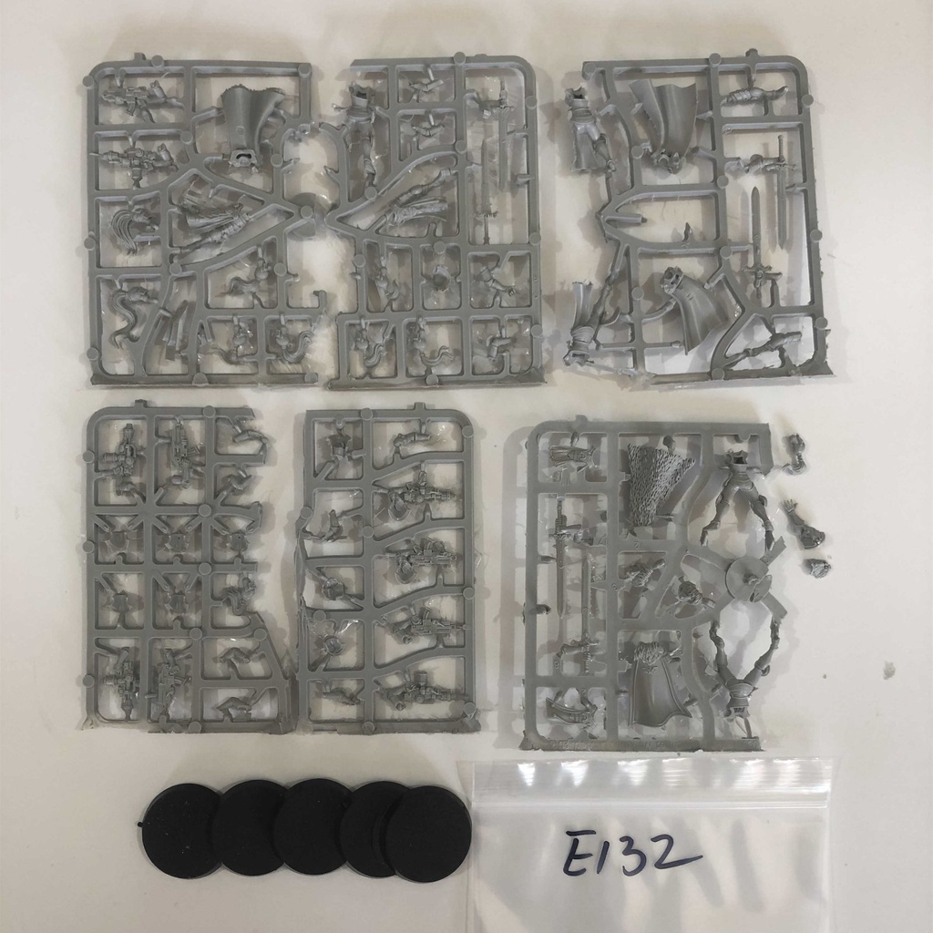 Mô Hình Đồ Chơi Nhân Vật Chị Em e132 Bằng Nhựa resin