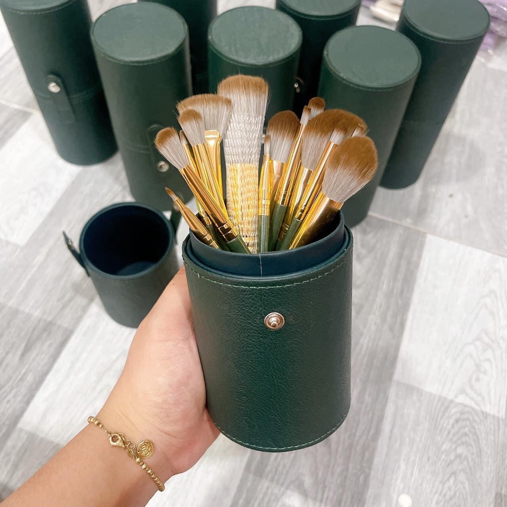 BỘ CỌ TRANG ĐIỂM 14 CÂY SIÊU MỀM KÈM ỐNG ĐỰNG 99k/ bộ Bộ cọ trang điểm 14 cọ siêu mềm kèm theo ống đ