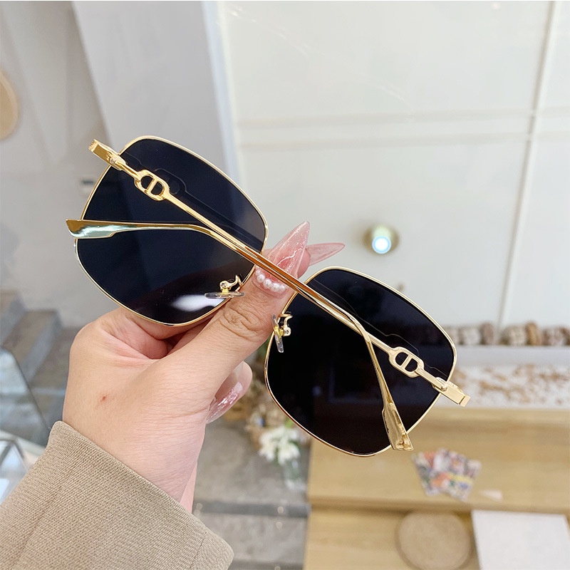 Mới Kính Mát Gọng Vuông Chống Tia uv Thời Trang Cho Nữ