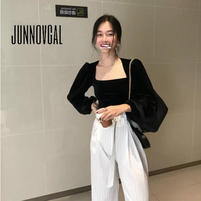 Junnovgal Áo Nhung Tay Phồng Dài Cổ Vuông Màu Đen Thời Trang 2023 Cho Nữ