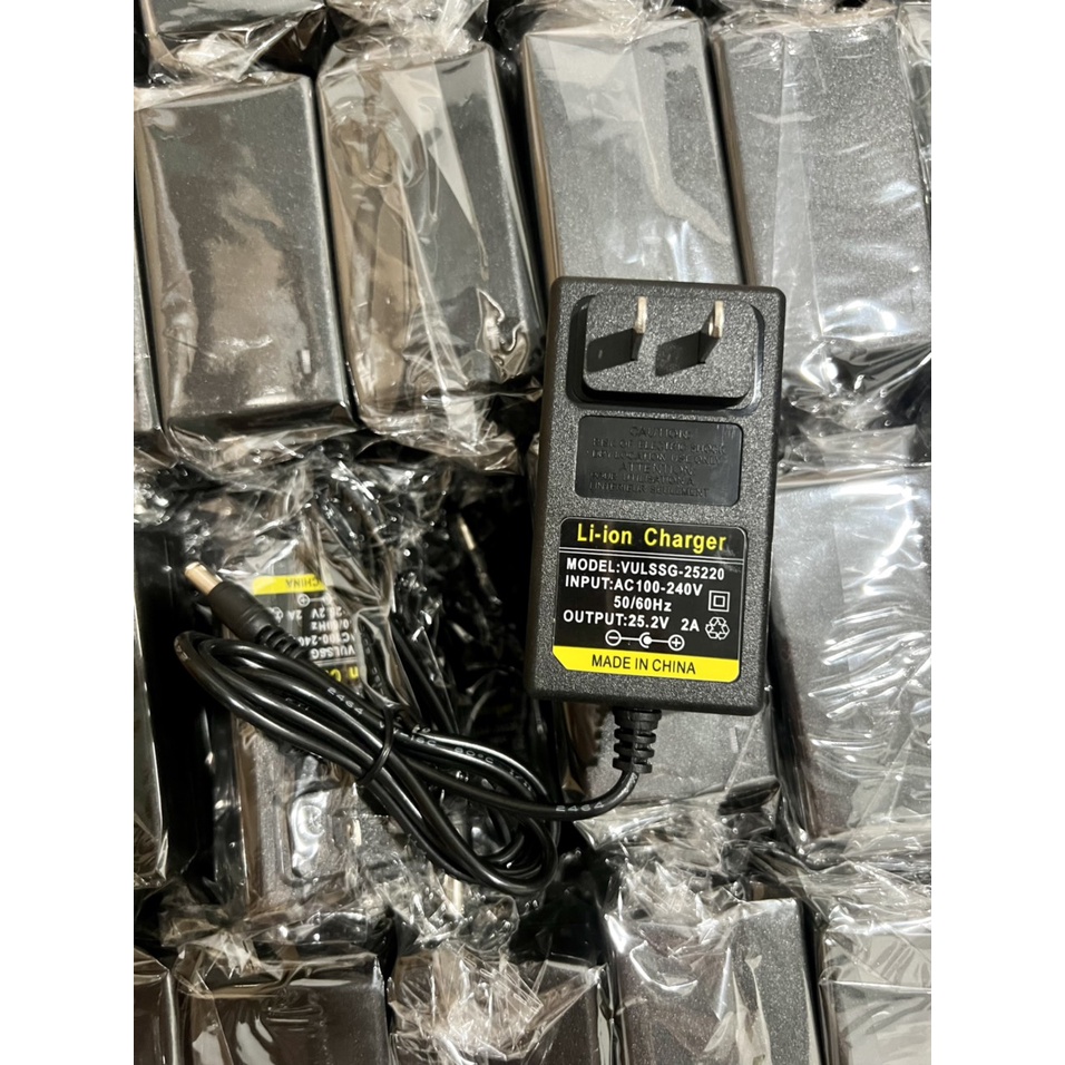 Sạc 6S 25.2V 2A dùng cho pin Li-ion có đèn báo và tự ngắt khi đầy.