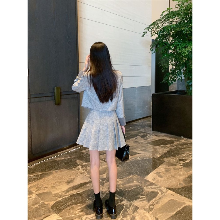 Bộ Áo Khoác Vest Dáng Rộng Phối Chân Váy Ngắn Xếp Ly Kiểu retro Pháp Thời Trang Mùa Thu 2023 Cho Nữ