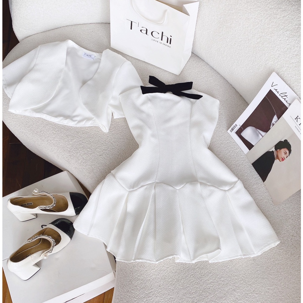 Set đầm dạ trắng nơ đen kèm khoác croptop