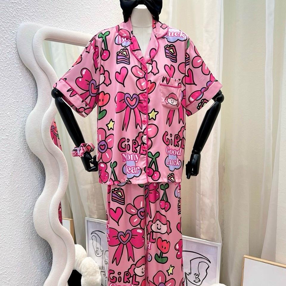 Bộ Pijama Monybear quần dài , áo tay không dơi in hình nơ hồng Goodluck kèm cột tóc - HN1892