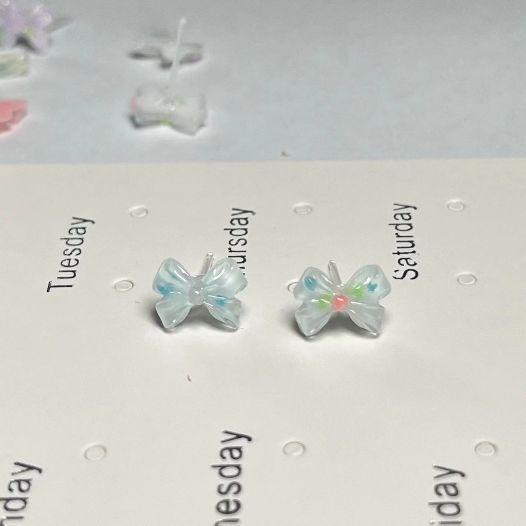 1 Đôi Bông Tai Hình Chiếc Nơ Nhỏ Bằng Nhựa resin Nhiều Màu Thời Trang Cho Nữ